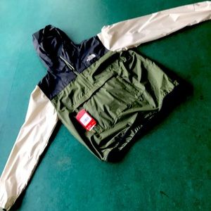 North face men’s windbreaker